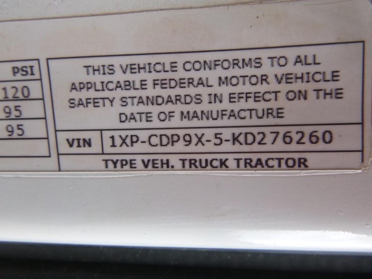 2019-peterbilt-567-image-30