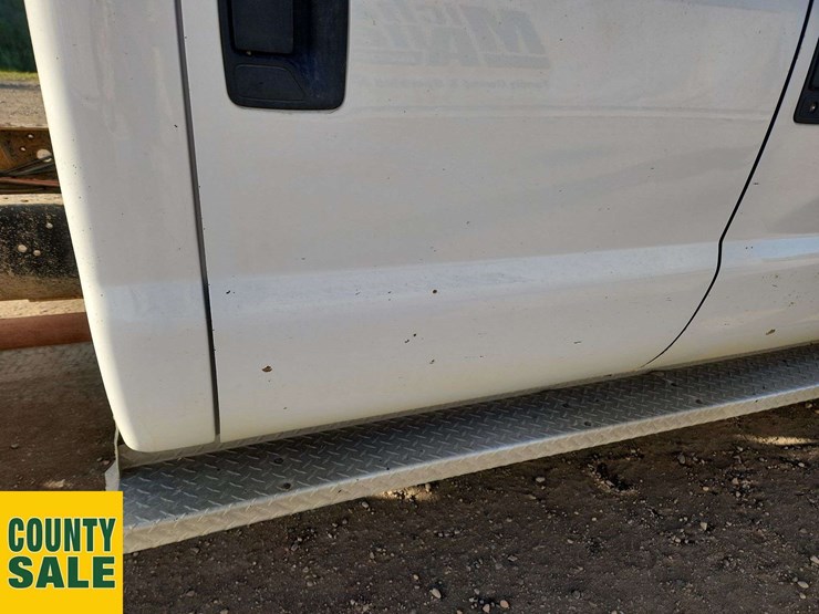 2013-ford-f550-image-35