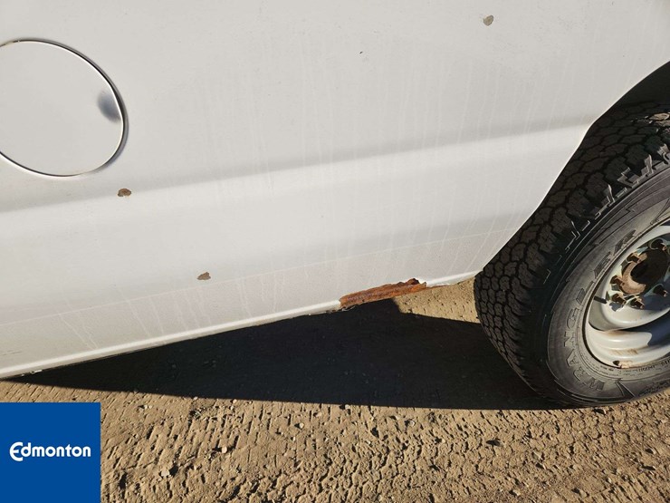 2012-ford-cargo-image-34