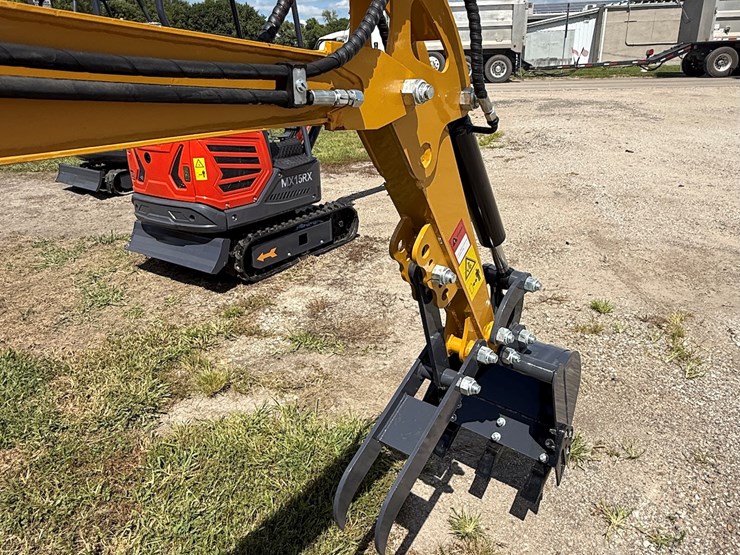 #601-•-2025-cfg-industrial-mx12r-hydraulic-track-type-mini-excavator-image-6