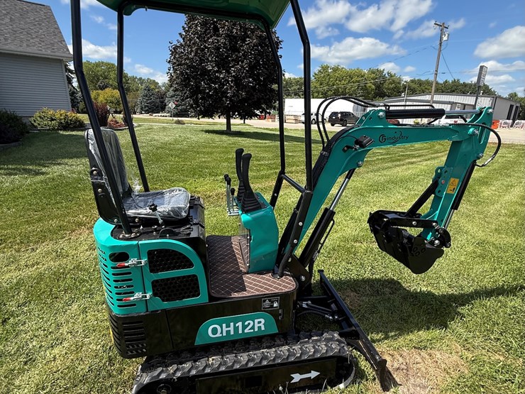 #612-•-2025-cfg-industrial-qh12r-hydraulic-track-type-mini-excavator-image-6