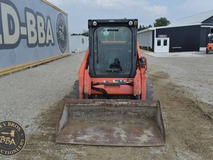 2017-kubota-ssv65-image-30