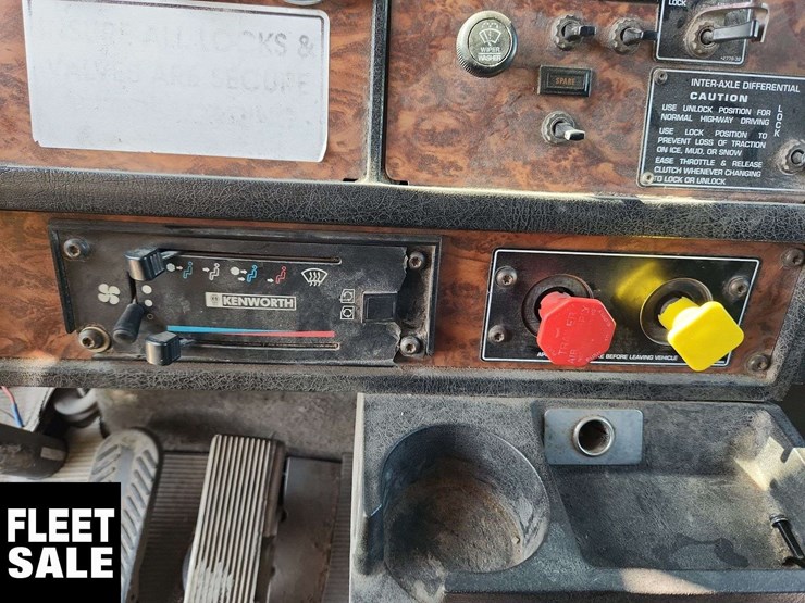 2000-kenworth-t800-image-17