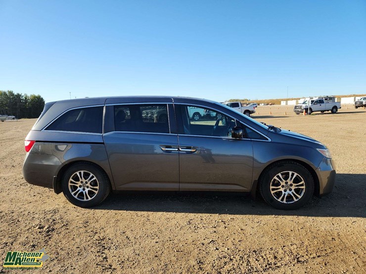 2013-honda-odyssey-image-27
