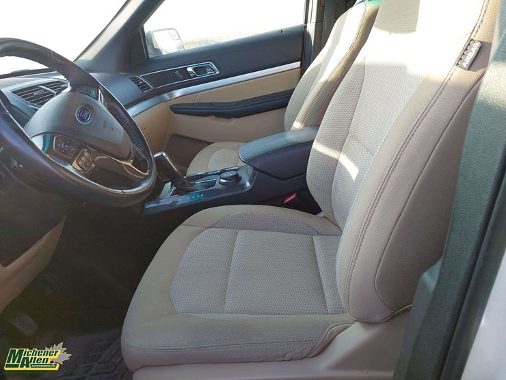 2016-ford-explorer-xlt-image-10