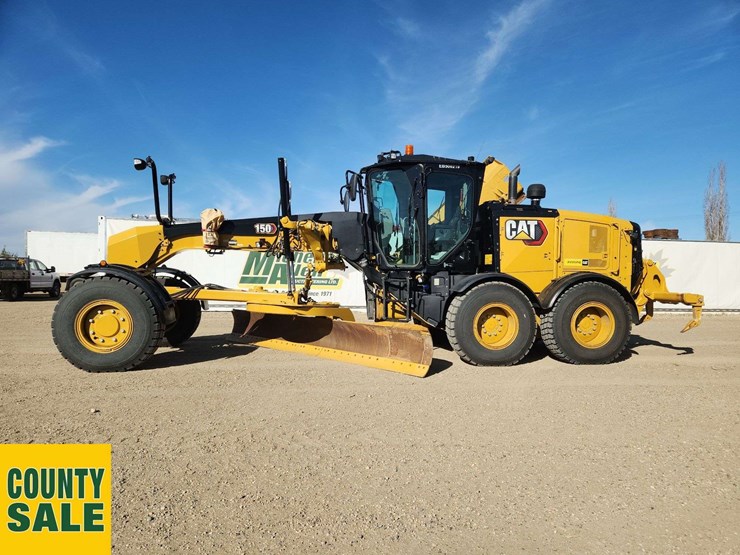 2020-caterpillar-150-awd-image-2
