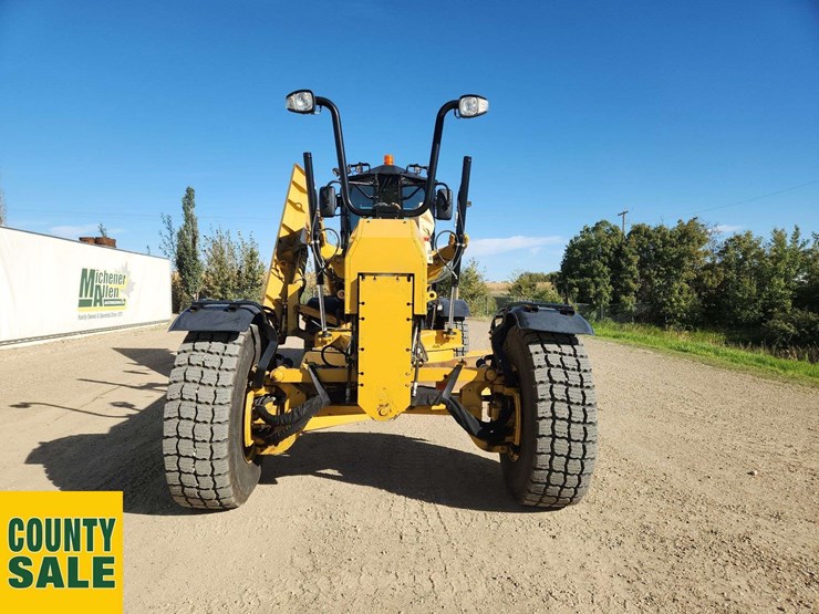 2020-caterpillar-150-awd-image-33