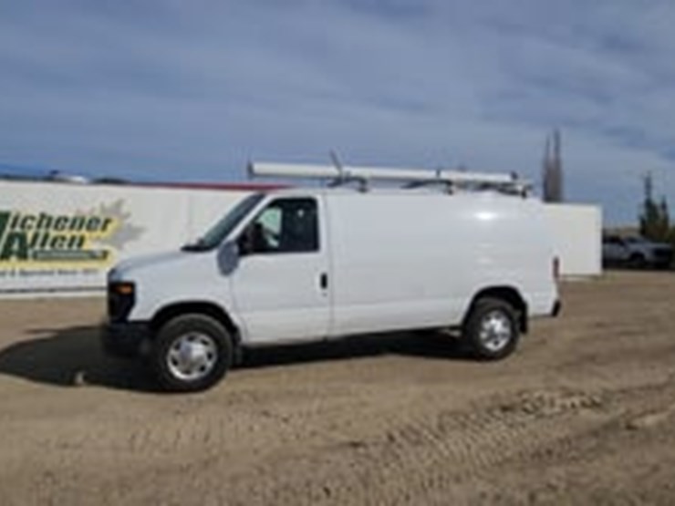 2012-ford-cargo-image-5