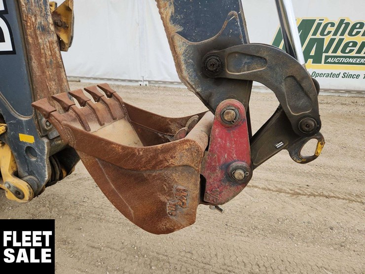 2015-deere-410l-image-18