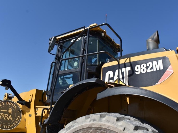 2016-caterpillar-982m-image-65