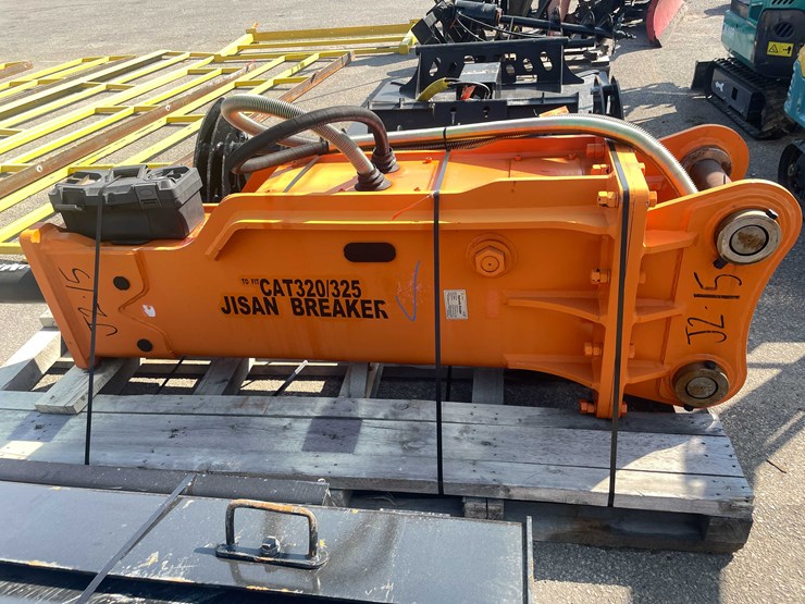 caterpillar-320-image-4