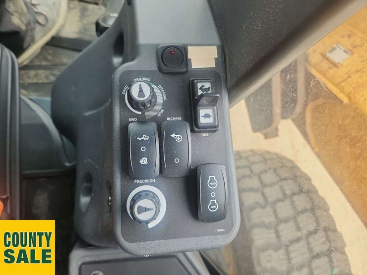 2019-deere-872g-image-40