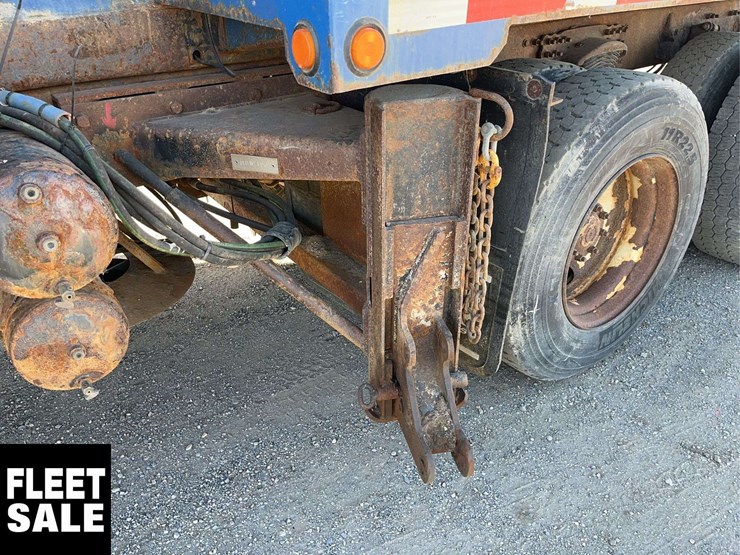 2006-sterling-lt8500-image-23