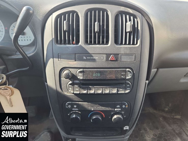 2006-dodge-caravan-image-12