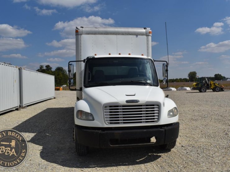 2009-freightliner-business-class-m2-106-image-7