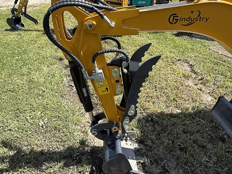 #609-•-2025-cfg-industrial-xz20r-hydraulic-track-type-mini-excavator-image-12