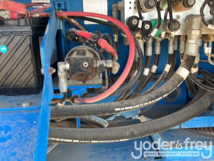 2012-genie-s85-image-26