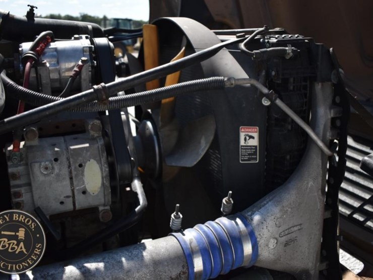 2003-freightliner-columbia-120-image-61