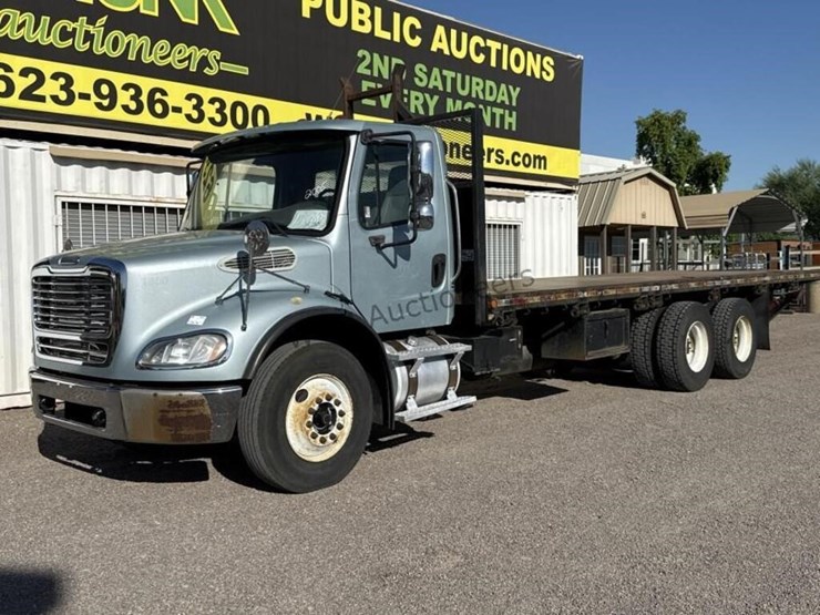 2005-freightliner-m2-f/b-image-2