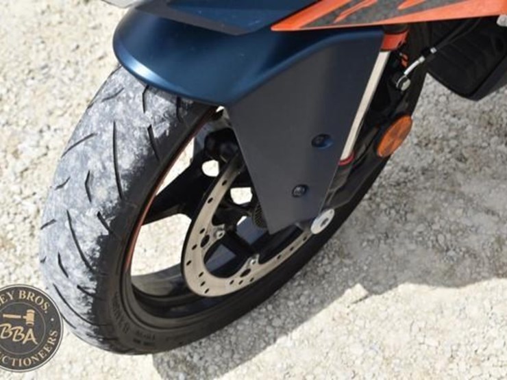 2024-ktm-rc390-37974-image-17