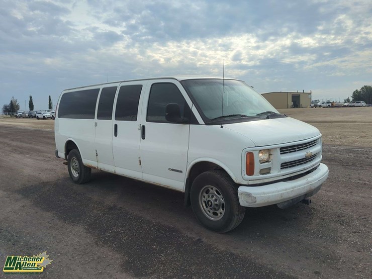 2001-chevrolet-express-3500-image-4