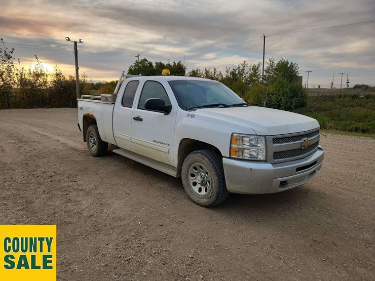 2013-chevrolet-silverado-1500-image-2