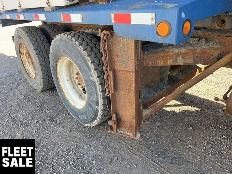 2001-freightliner-fld112-image-18