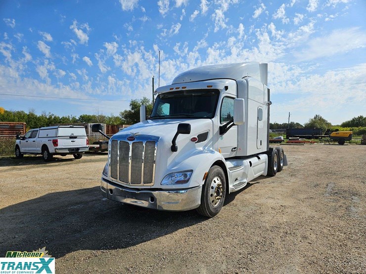 2019-peterbilt-579-image-1