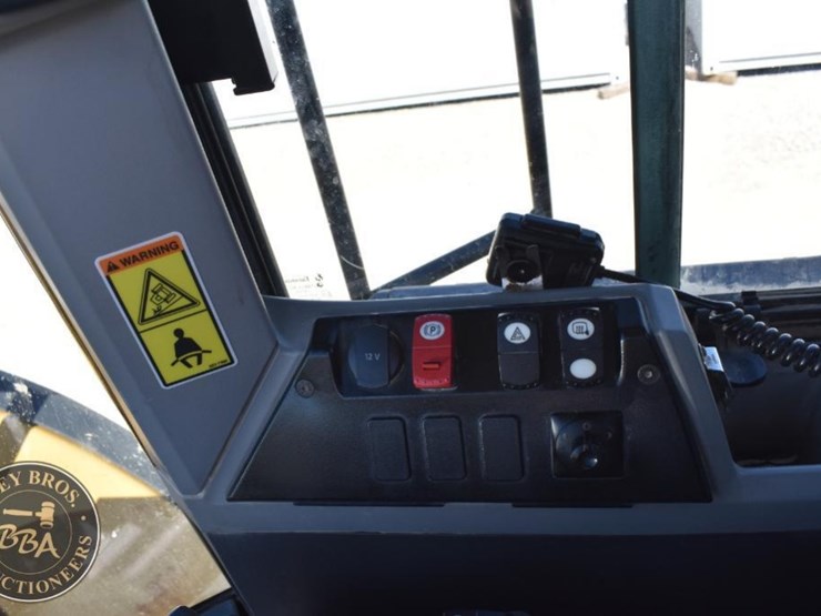2014-caterpillar-982m-image-20
