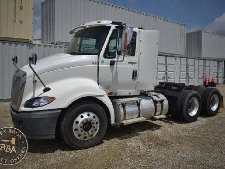 2014-international-prostar-image-1