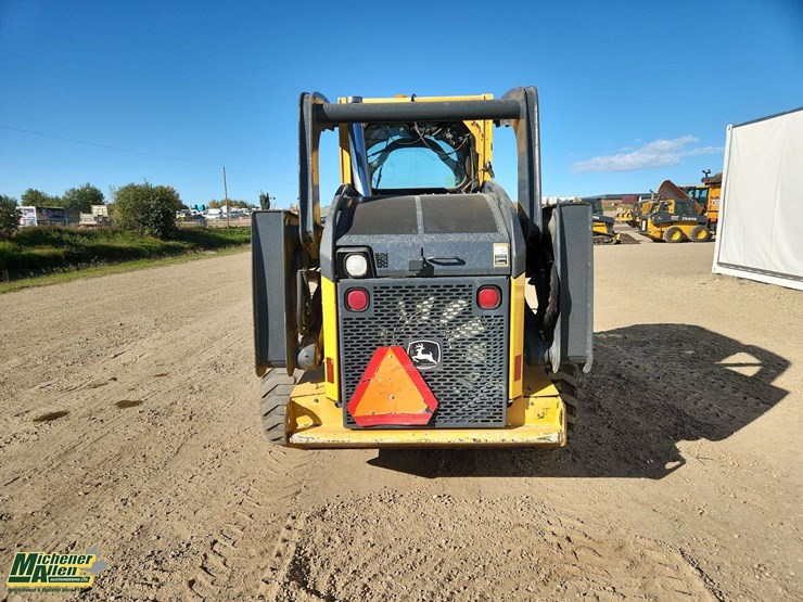 deere-326e-image-23