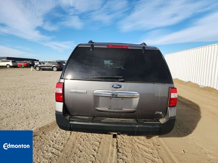 2011-ford-expedition-image-19