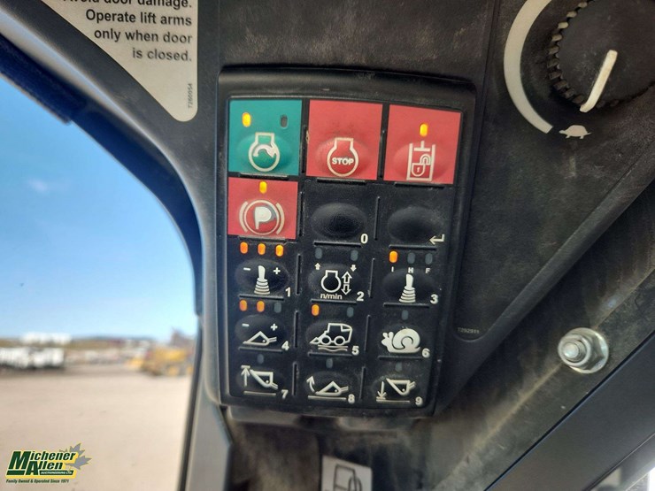 deere-326e-image-13