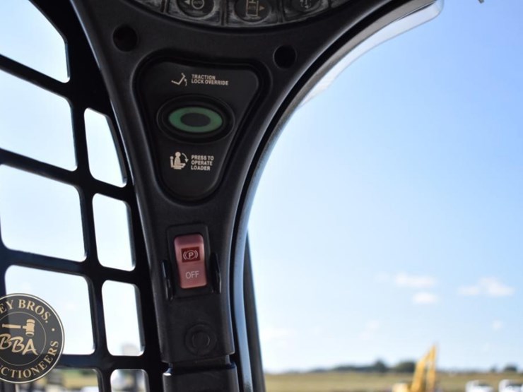 2019-bobcat-t770-image-35