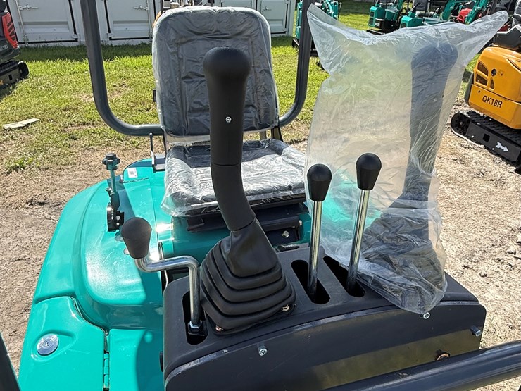 #604-•-2025-cfg-industrial-qk16r-hydraulic-track-type-mini-excavator-image-3