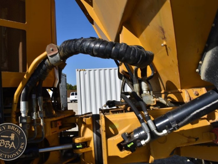 2012-caterpillar-740b-image-64