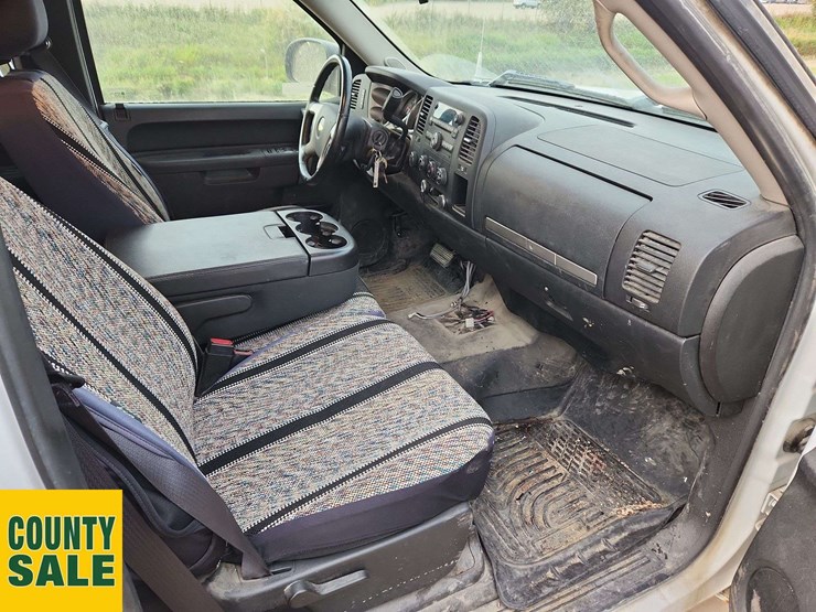 2013-chevrolet-silverado-1500-image-22