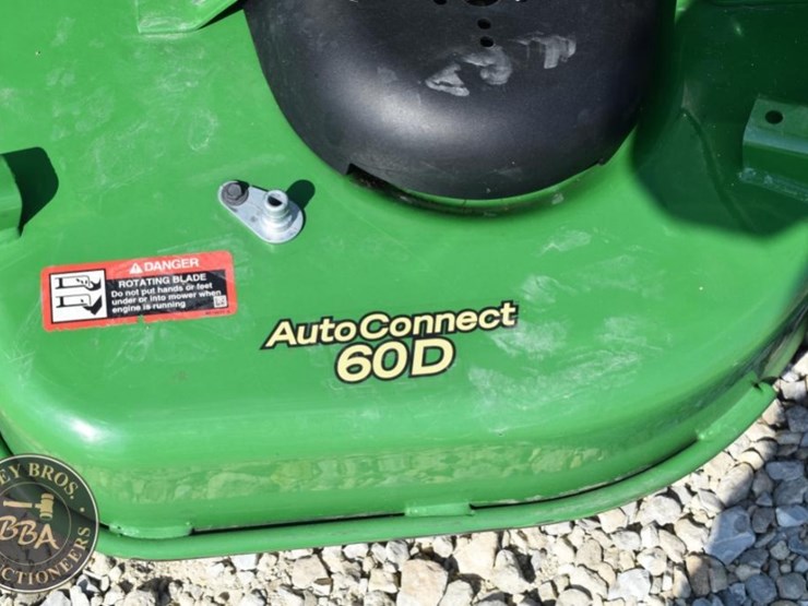 2022-john-deere-1025r-image-17