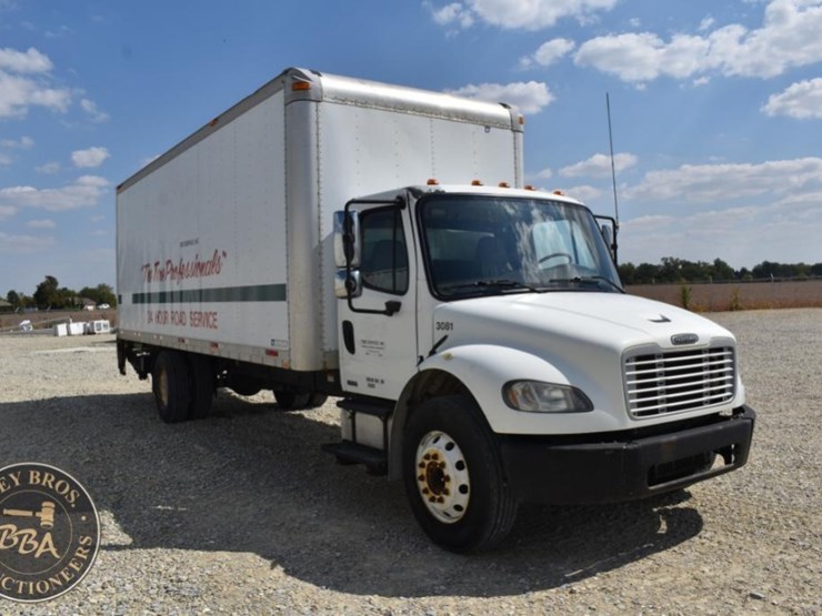2009-freightliner-business-class-m2-106-image-6