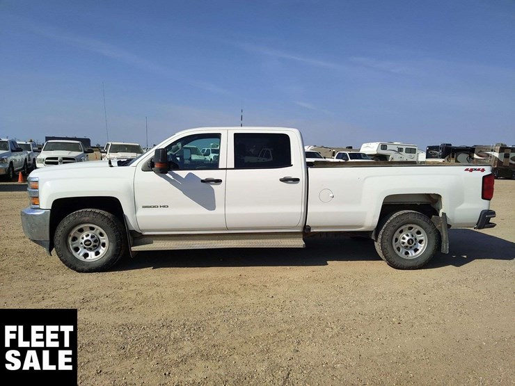 2018-chevrolet-silverado-3500hd-image-22