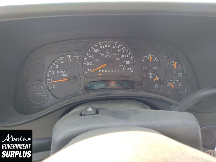 2006-chevrolet-suburban-image-8