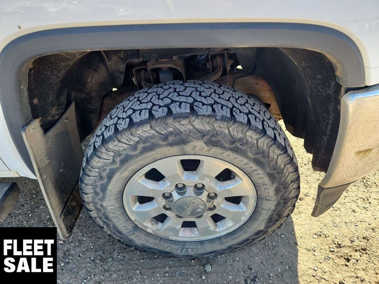 2015-gmc-sierra-2500hd-image-25