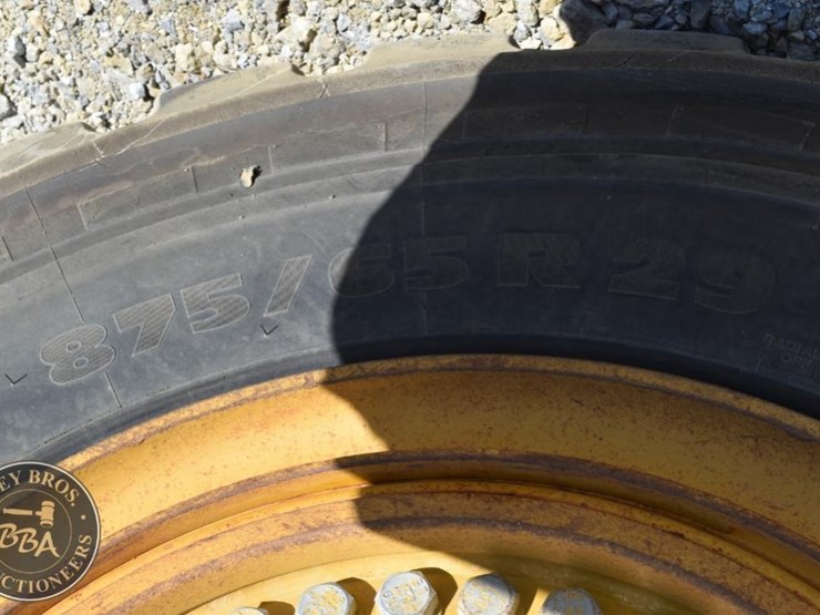 2014-caterpillar-982m-image-35