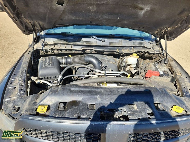 2015-ram-tradesman-image-26