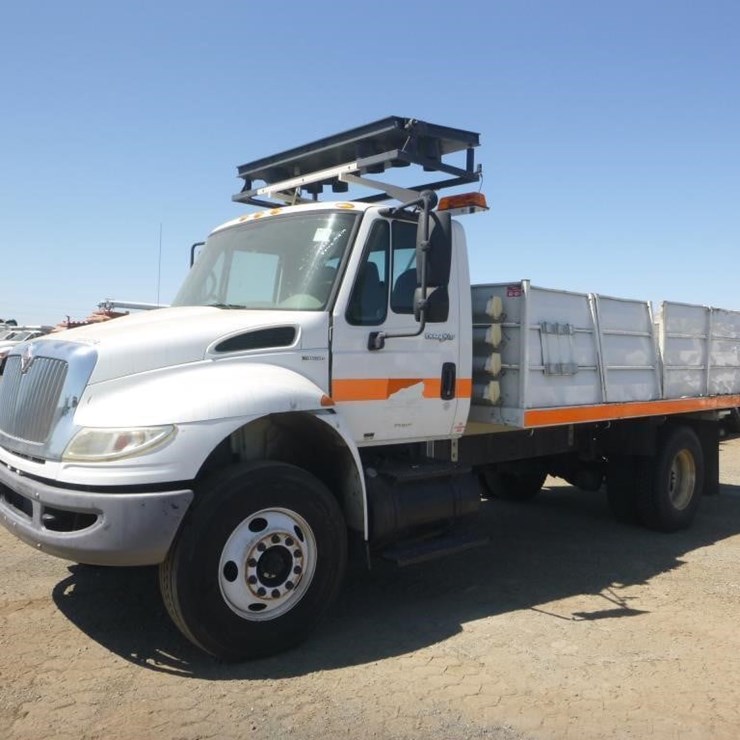 2010 INTERNATIONAL DURASTAR 4400