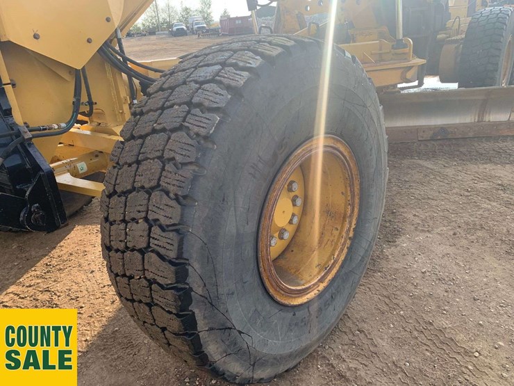 2015-caterpillar-14m-image-14