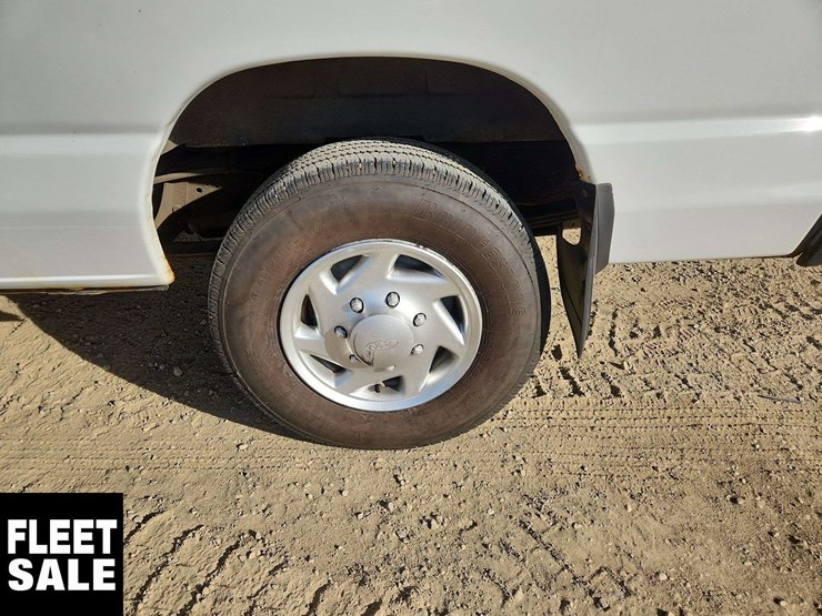 2012-ford-cargo-image-27