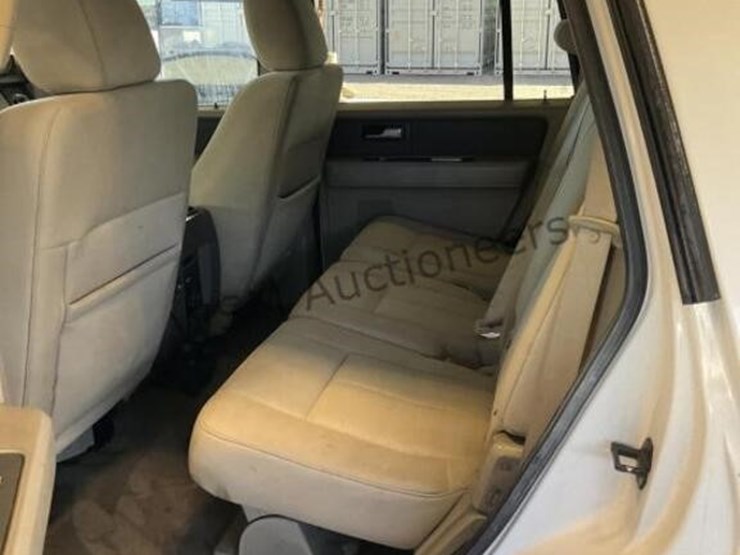 2014-ford-expedition-image-25