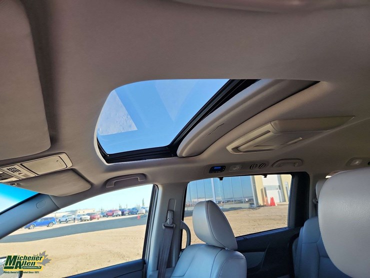 2013-honda-odyssey-image-14