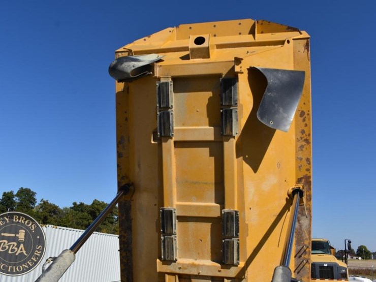 2012-caterpillar-740b-image-81